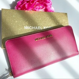 NWT Michael Kors Large Continental Wallet